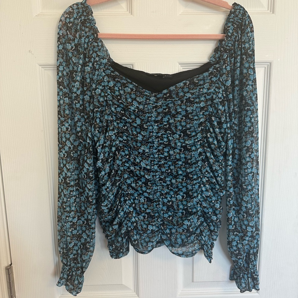 Jane + Delancey Chic Floral Women's Blouse - Black and Blue